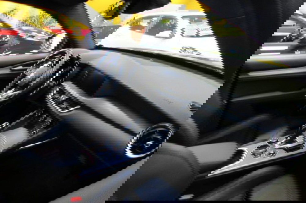 Alfa Romeo Stelvio usata a Milano (15)
