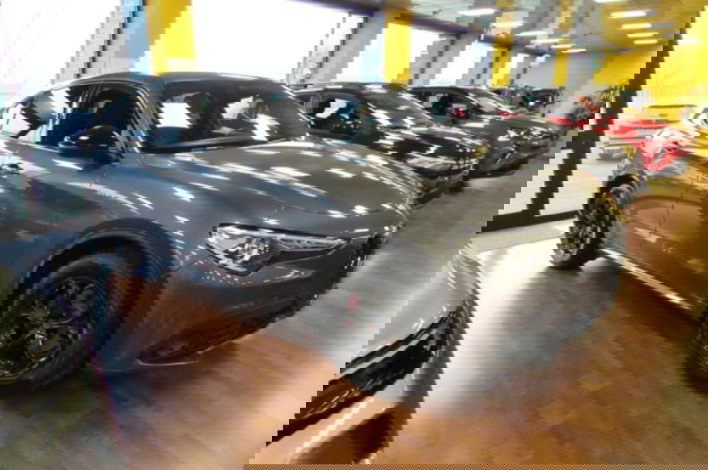Alfa Romeo Stelvio usata a Milano (2)
