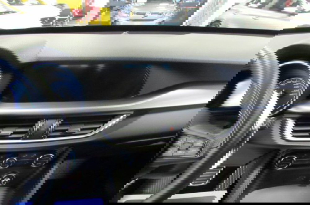 Alfa Romeo Stelvio usata a Milano (8)