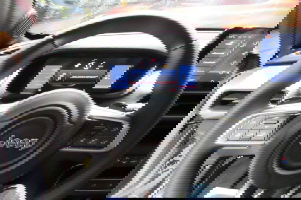 Jeep Avenger nuova a Milano (11)