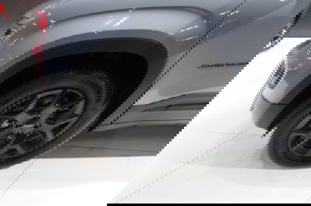 Jeep Avenger nuova a Milano (5)