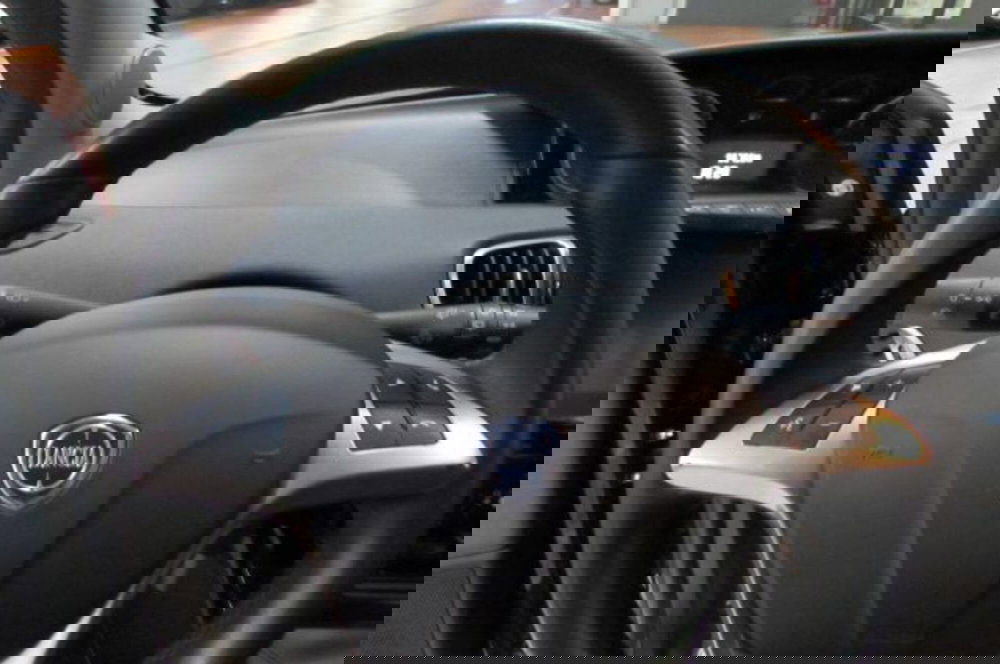 Lancia Ypsilon usata a Milano (11)