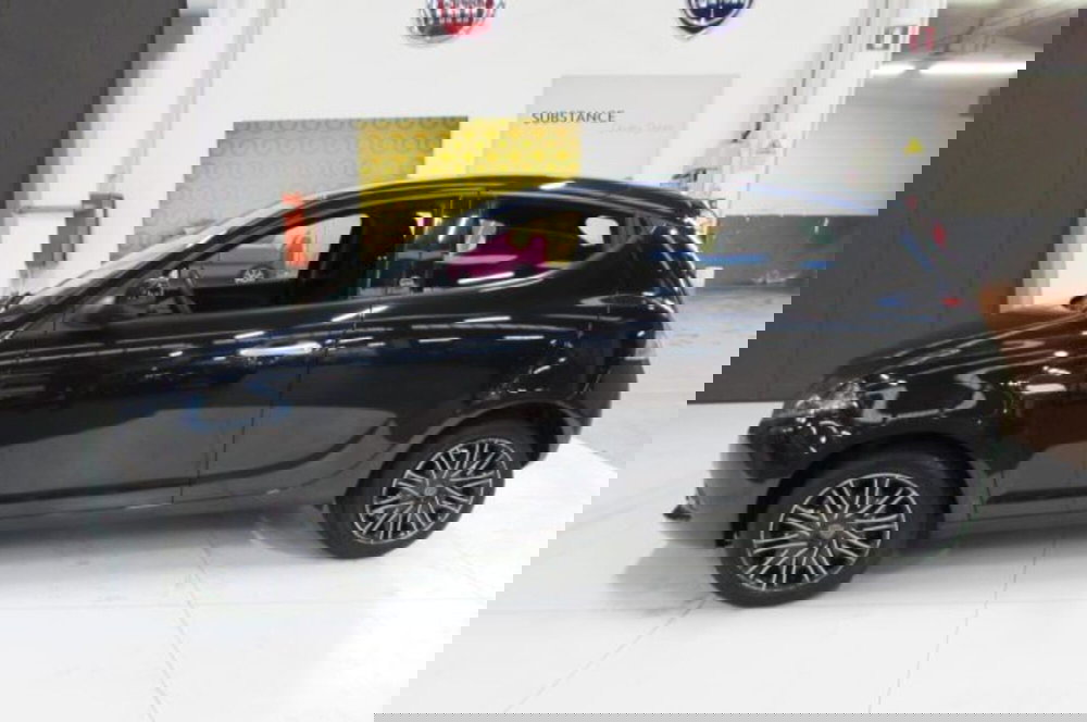 Lancia Ypsilon usata a Milano (4)