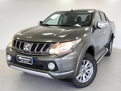 Mitsubishi L200 2.4 DI-D/181CV Club Cab Intense Hp Mivec SDA del 2018 usata a Lurate Caccivio