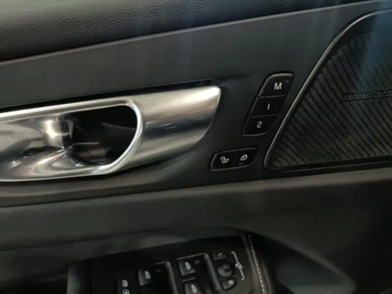 Volvo XC60 usata a Novara (6)