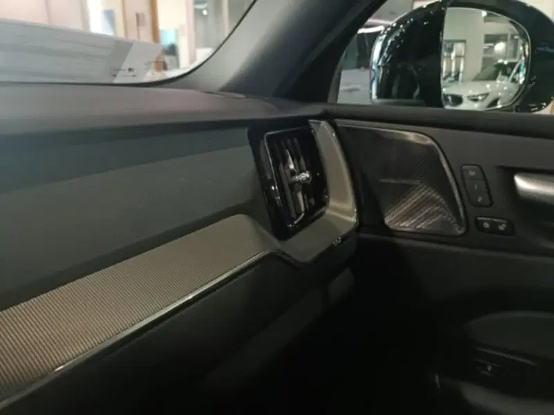 Volvo XC60 usata a Novara (10)