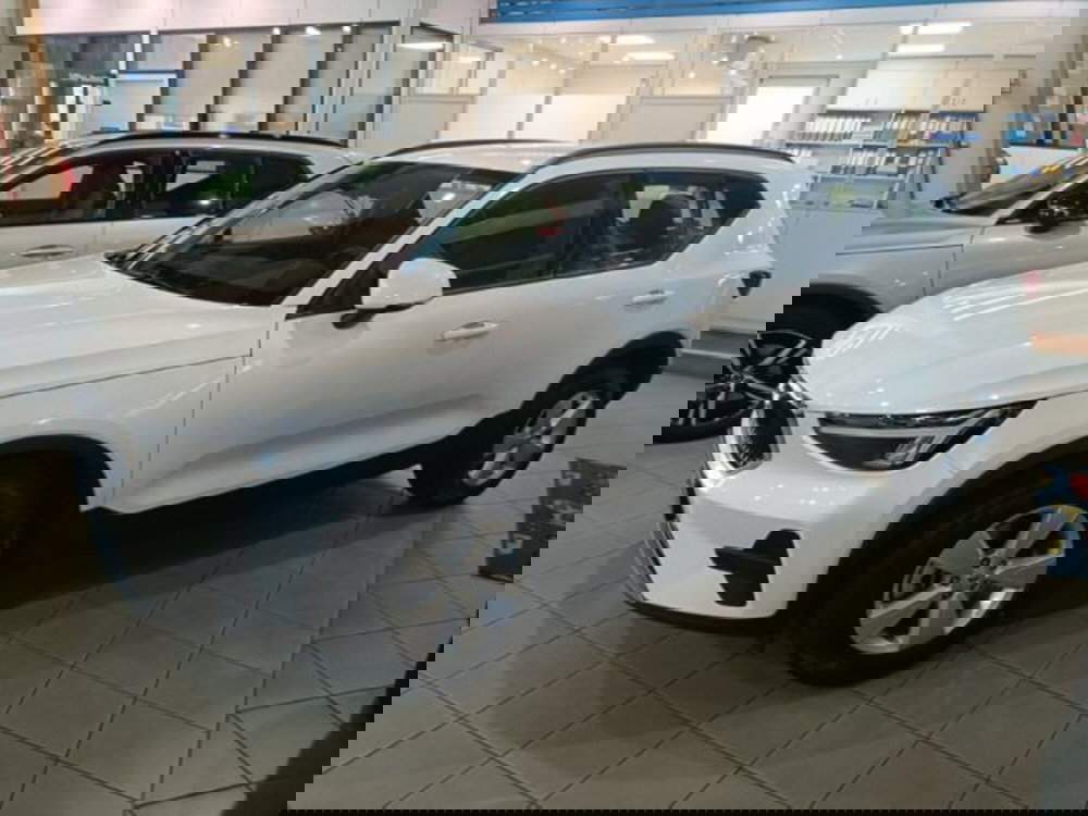Volvo XC40 nuova a Novara
