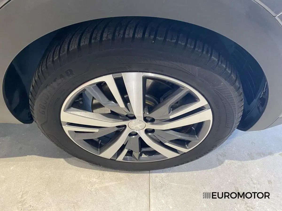 Peugeot 3008 usata a Bari (6)