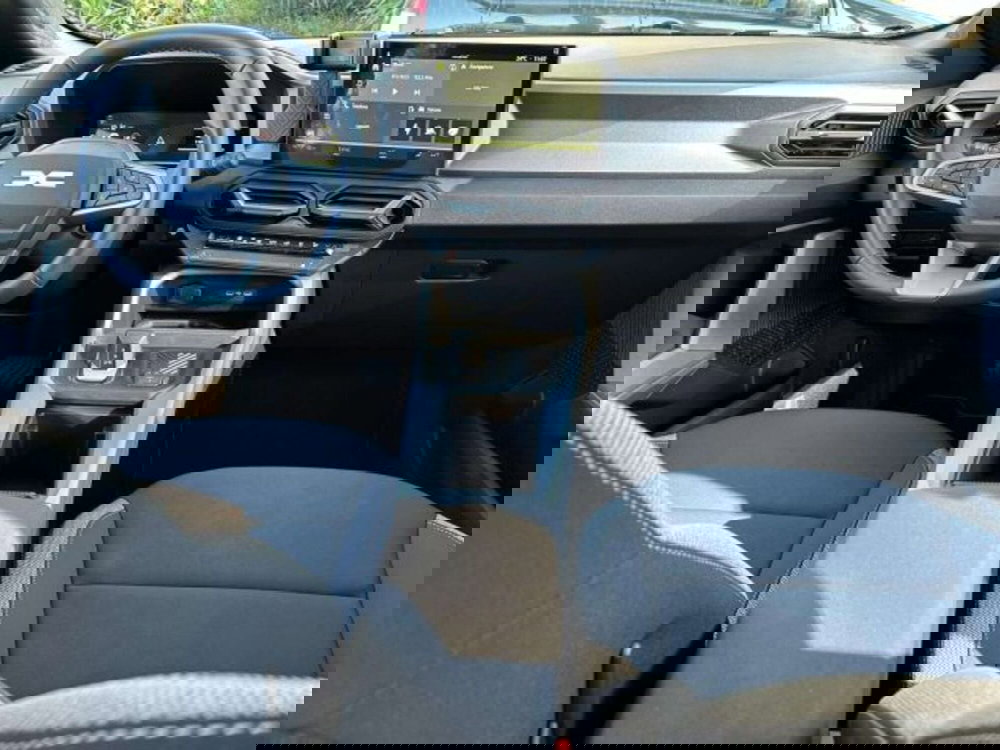 Dacia Bigster nuova a Firenze (17)