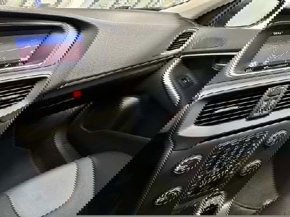 Volvo V40 usata a Macerata (9)