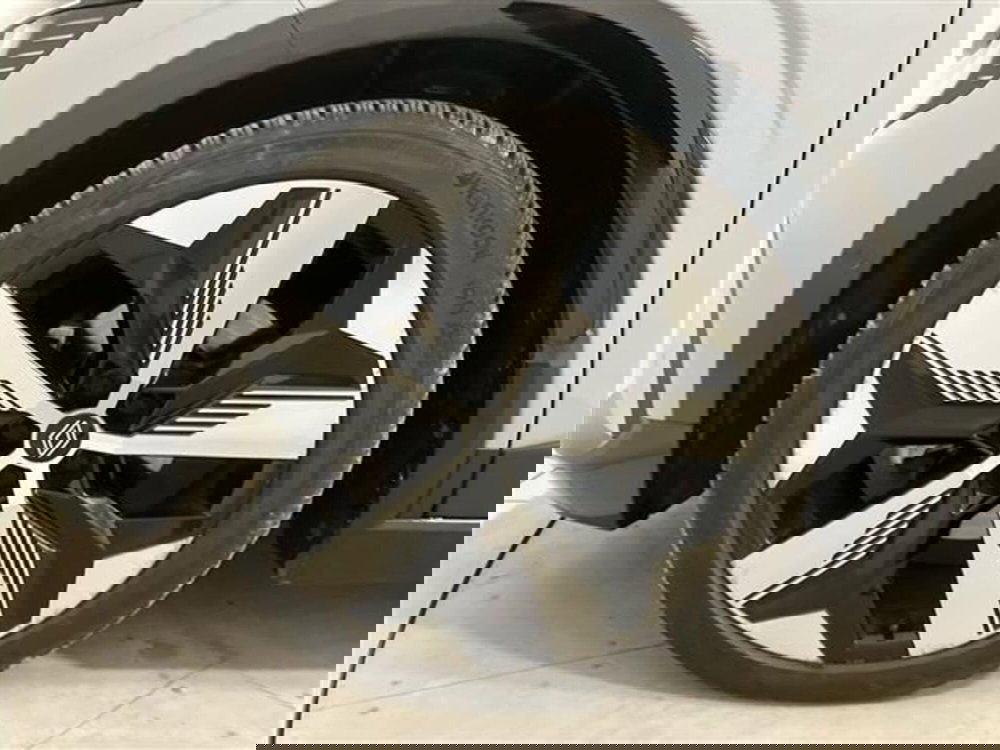 Renault Megane E-Tech Electric usata a Como (6)