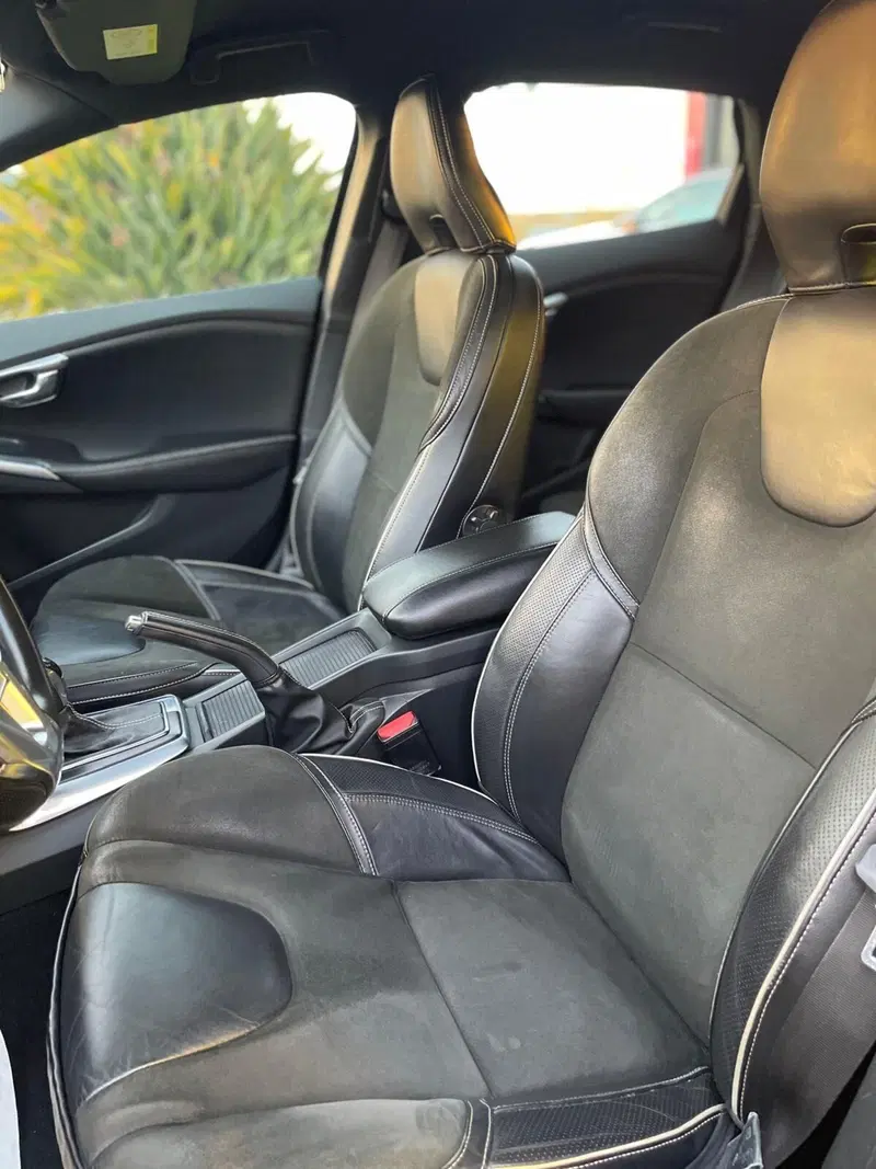 Volvo V40 usata a Sassari (11)