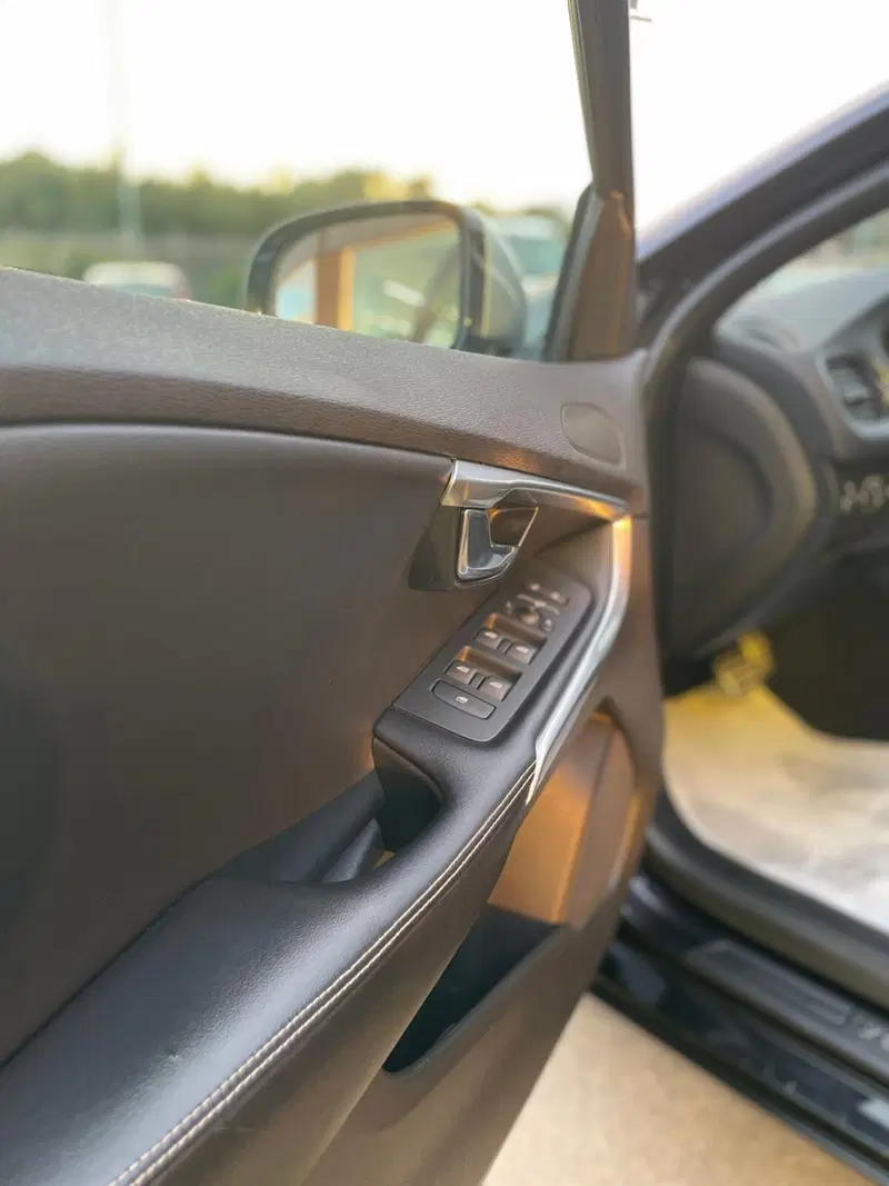 Volvo V40 usata a Sassari (14)