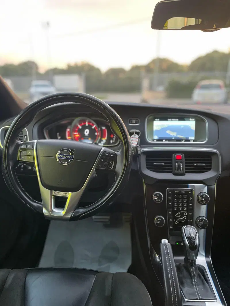 Volvo V40 usata a Sassari (18)