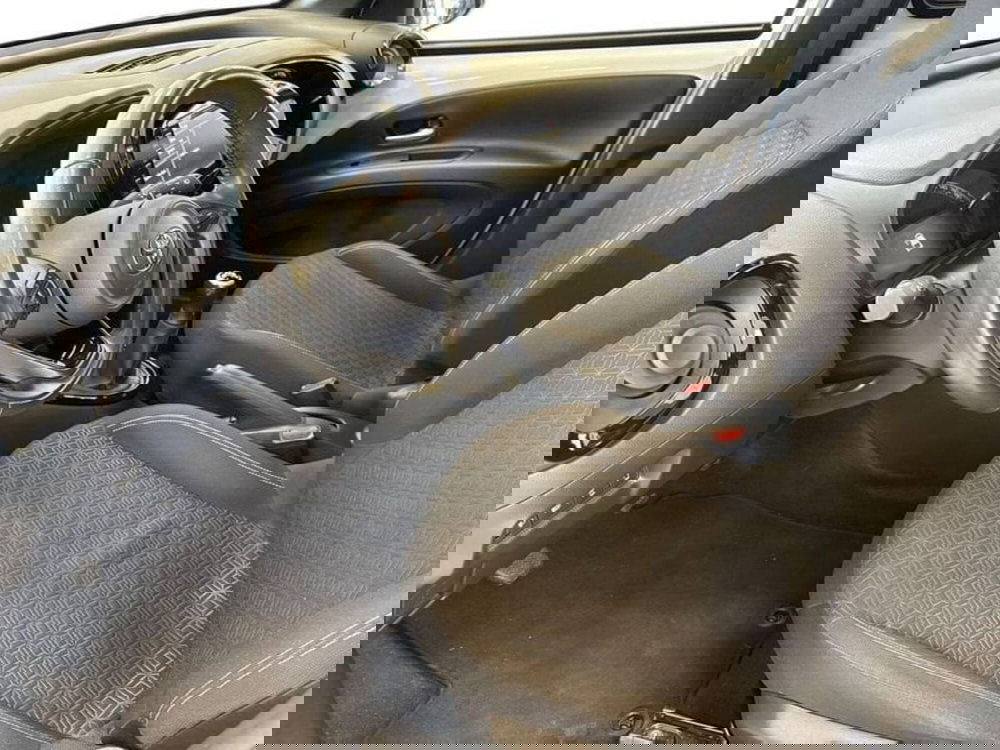 Toyota Aygo X usata a Prato (7)