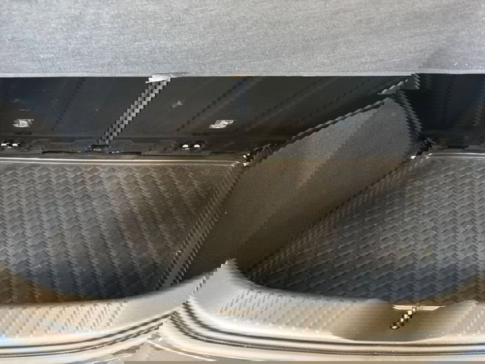 Toyota Aygo X usata a Prato (9)