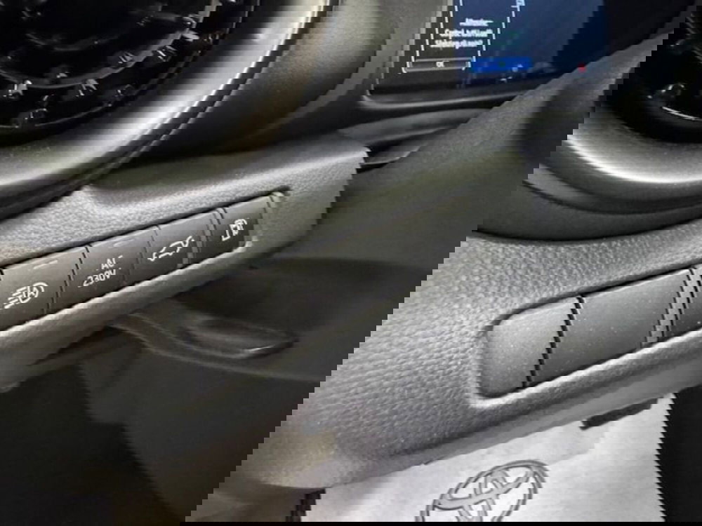 Toyota Toyota C-HR usata a Prato (13)