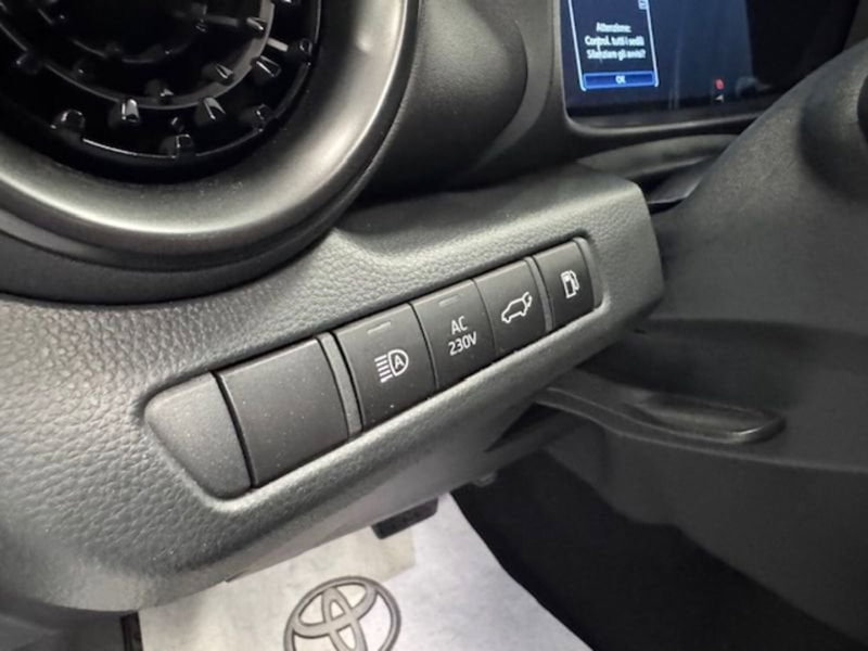 Toyota Toyota C-HR usata a Prato (13)