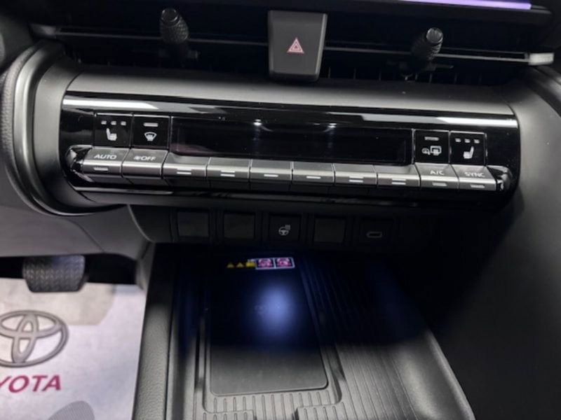 Toyota Toyota C-HR usata a Prato (14)