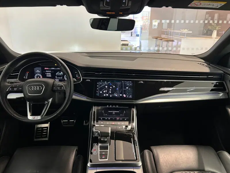 Audi Q8 usata a Napoli (4)