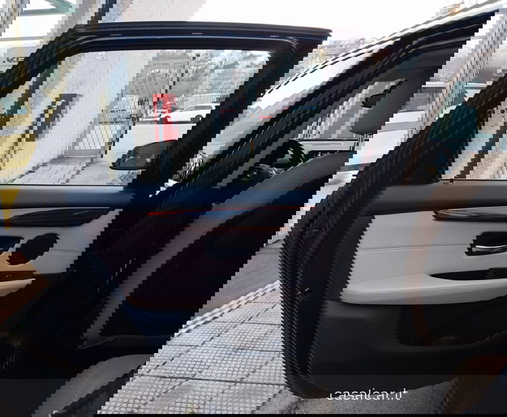 BMW Serie 2 Active Tourer usata a Salerno (16)