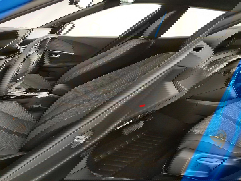 Peugeot 2008 nuova a Caserta (17)