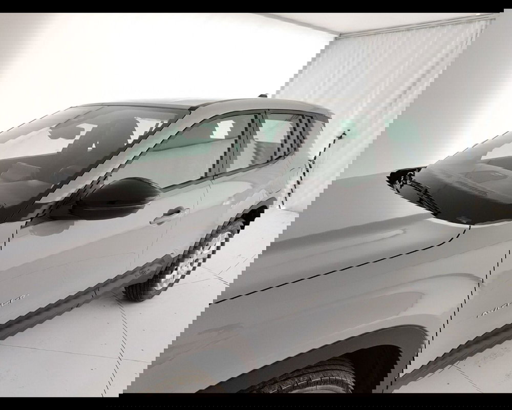 Jeep Avenger nuova a Caserta (13)