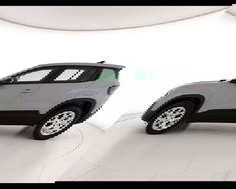 Jeep Avenger nuova a Caserta (4)