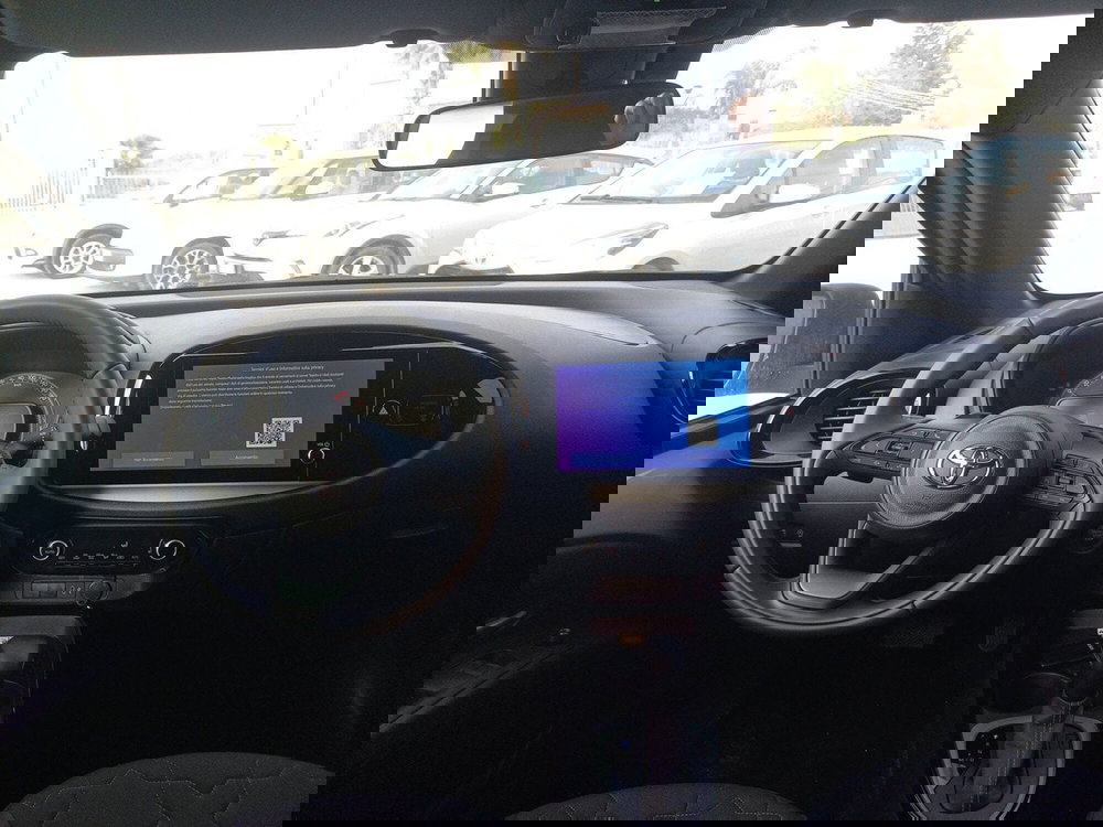 Toyota Aygo X nuova a Catania (10)