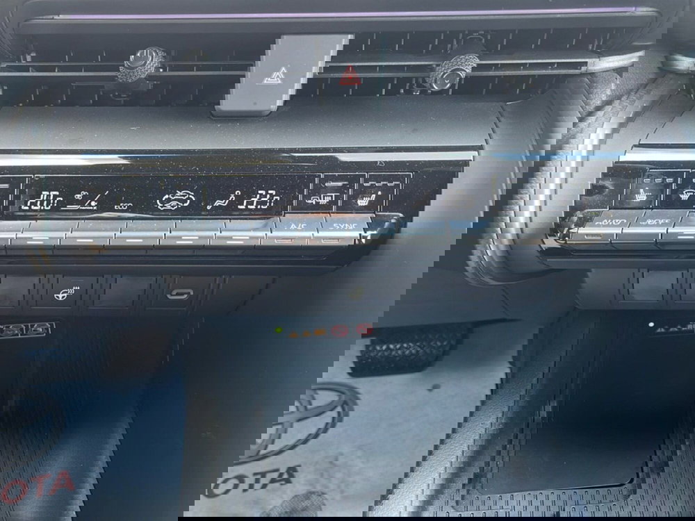 Toyota Toyota C-HR usata a Catania (14)