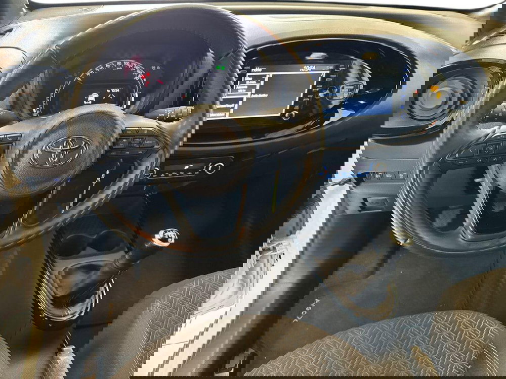 Toyota Aygo X usata a Prato (8)