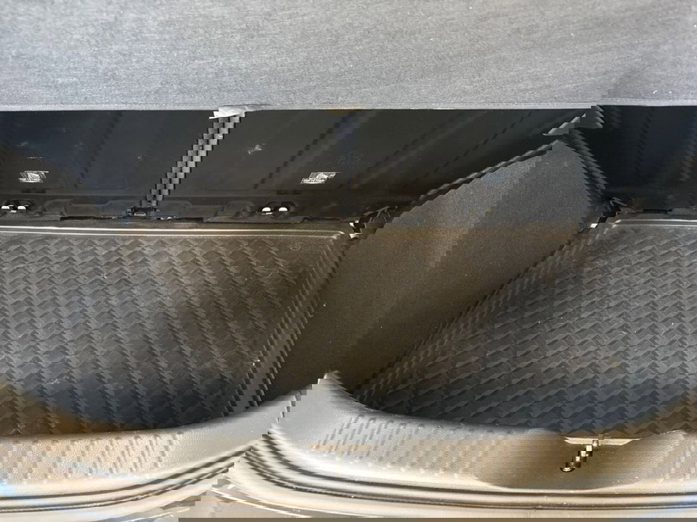 Toyota Aygo X usata a Prato (9)