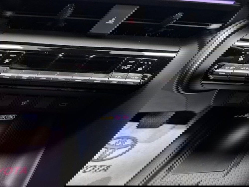 Toyota Toyota C-HR usata a Prato (14)