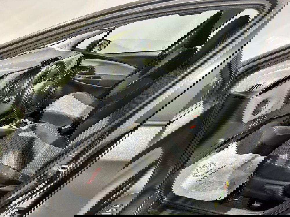 Toyota Yaris usata a Milano (12)