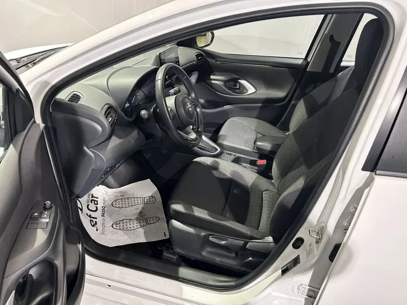 Toyota Yaris usata a Milano (12)