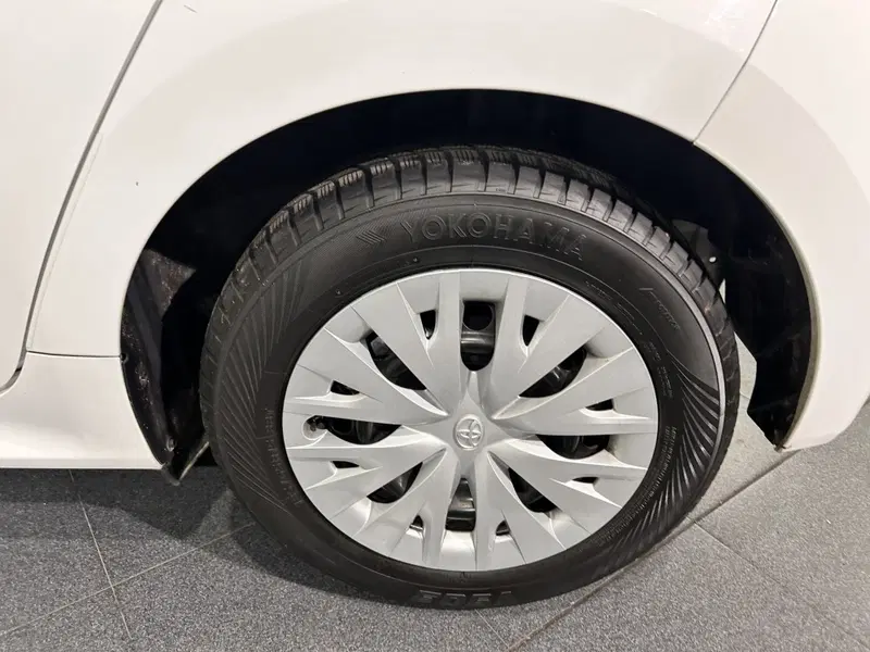 Toyota Yaris usata a Milano (15)