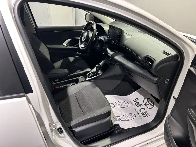 Toyota Yaris usata a Milano (6)