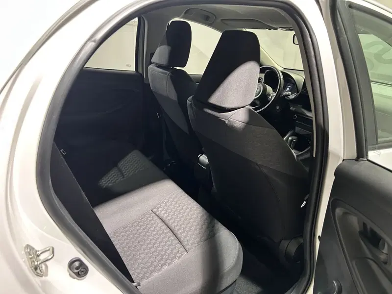 Toyota Yaris usata a Milano (8)
