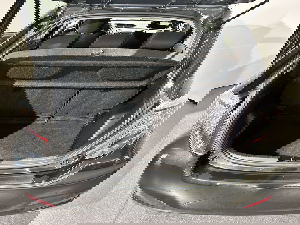 Toyota Yaris usata a Milano (11)