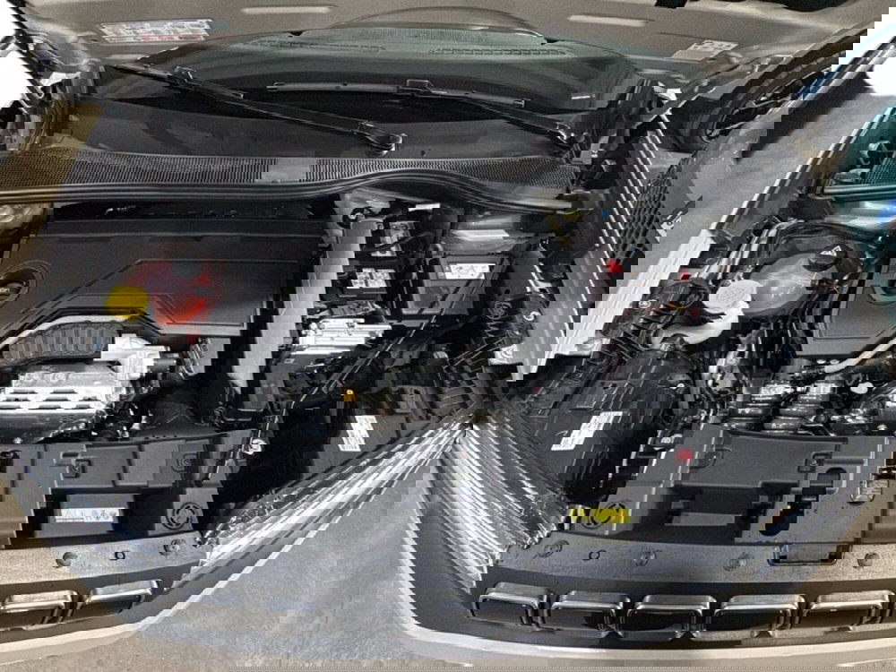 Jeep Avenger nuova a Caltanissetta (13)