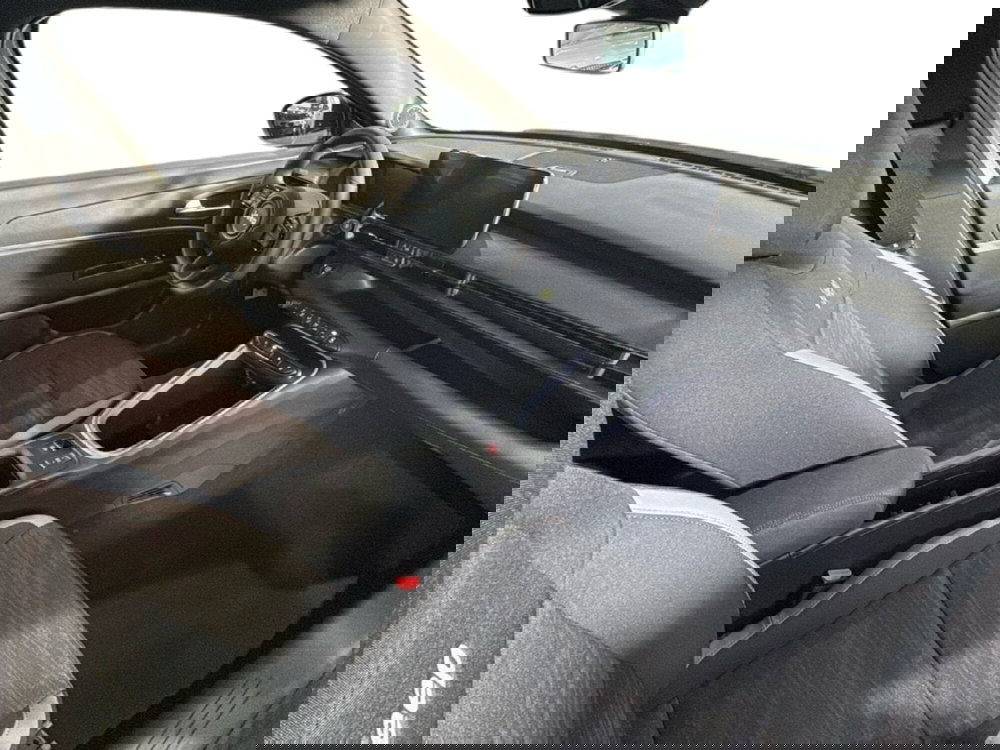 Jeep Avenger nuova a Caltanissetta (18)