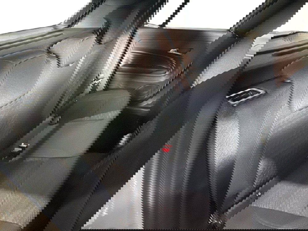 Jeep Avenger nuova a Caltanissetta (19)