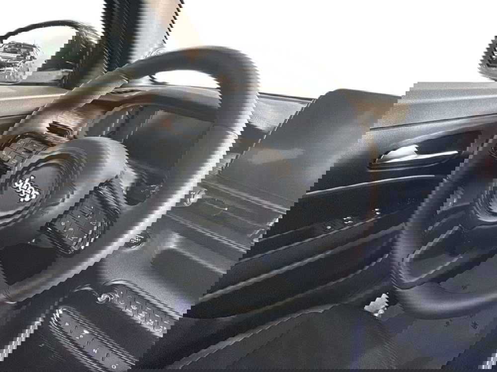 Jeep Avenger nuova a Caltanissetta (20)