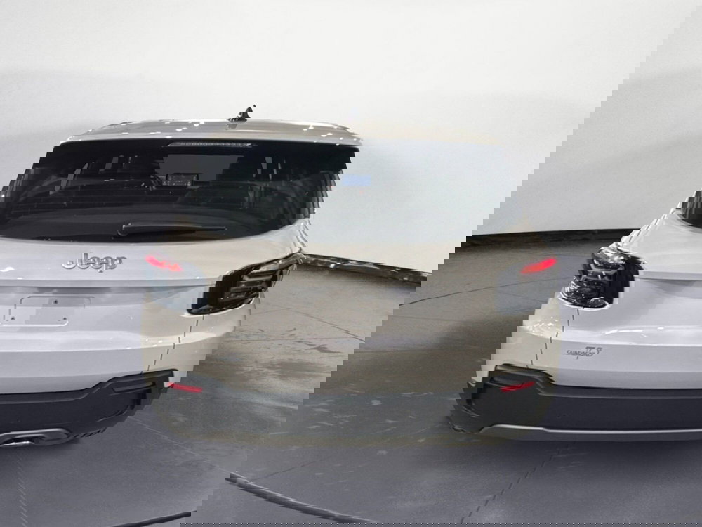 Jeep Avenger nuova a Caltanissetta (5)