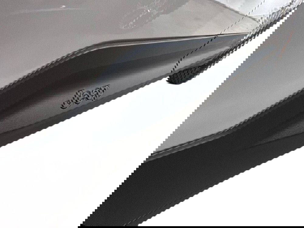 Jeep Avenger nuova a Caltanissetta (8)