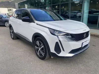 Peugeot 3008 BlueHDi 130 S&amp;S EAT8 Allure Pack del 2023 usata a La Spezia