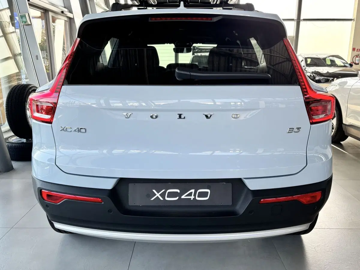 Volvo XC40 nuova a Ferrara (14)