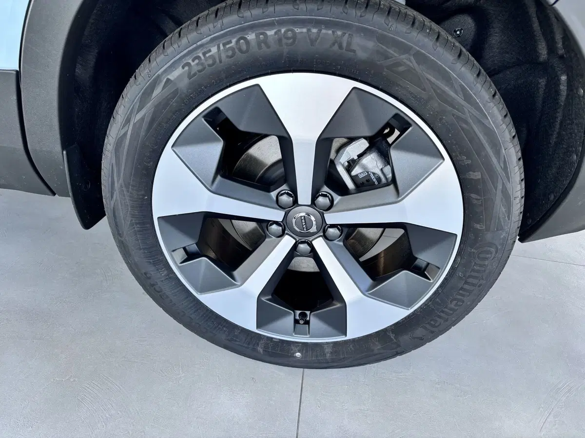 Volvo XC40 nuova a Ferrara (3)
