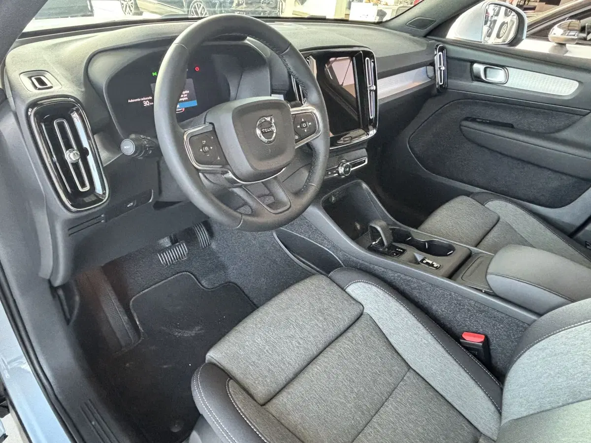 Volvo XC40 nuova a Ferrara (4)