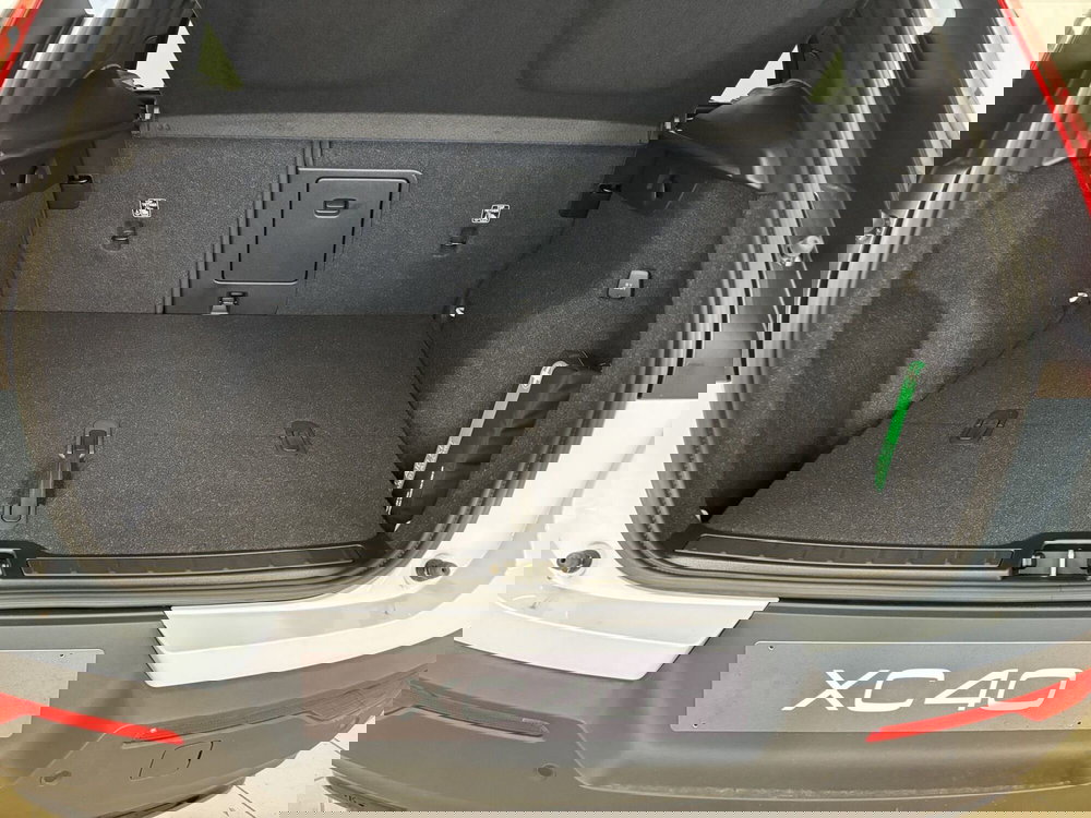 Volvo XC40 nuova a Ferrara (15)